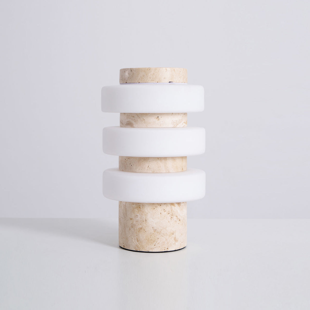 Teriiriella Table Lamp