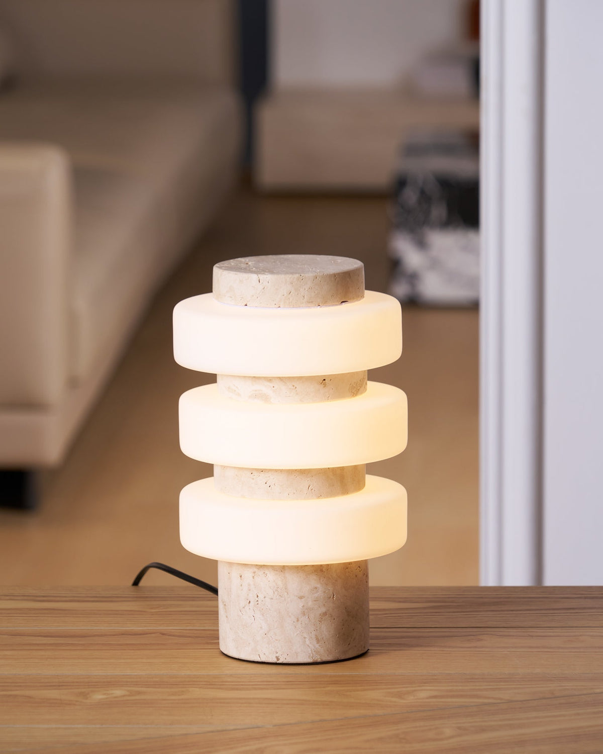 Teriiriella Table Lamp