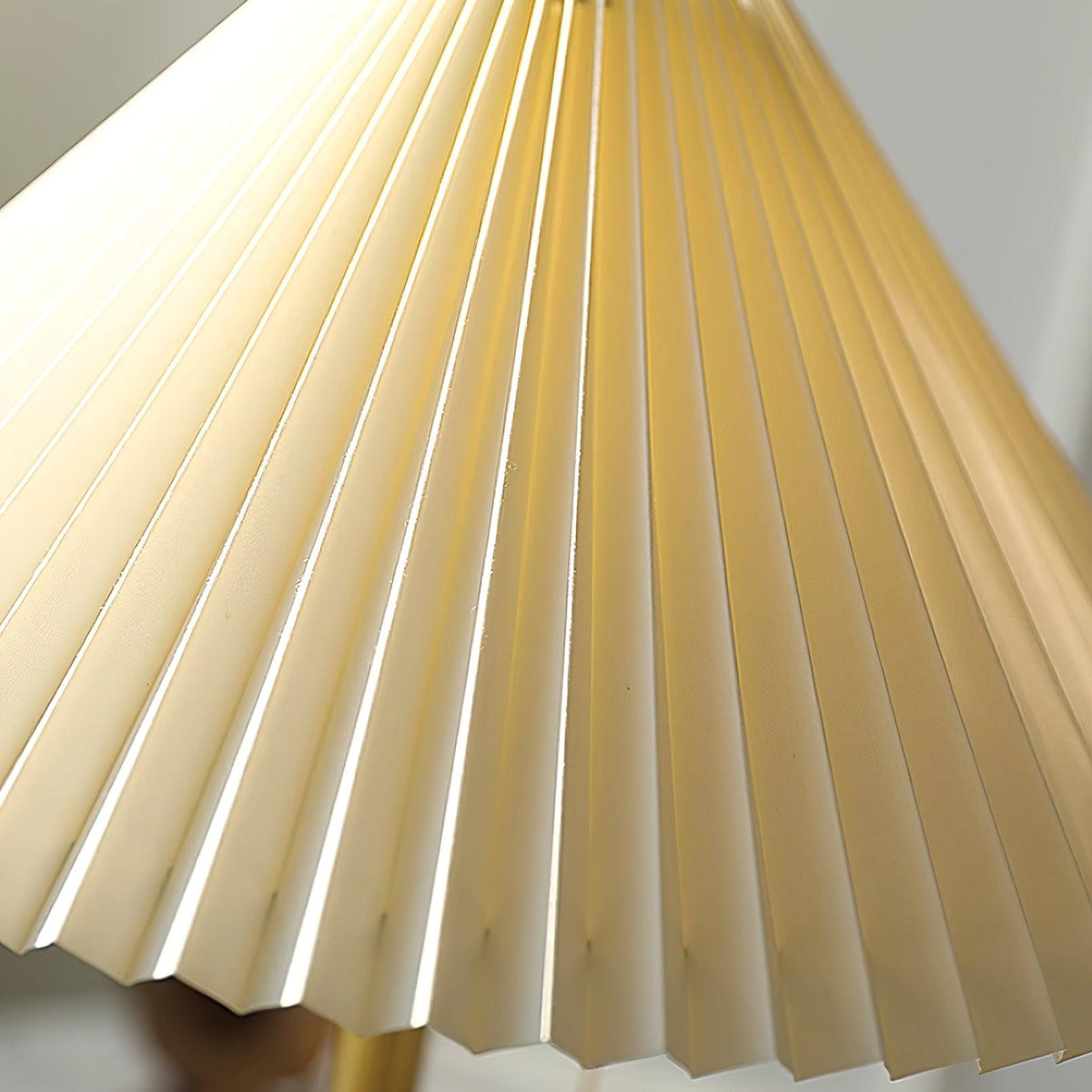 Seliriella Table Lamp