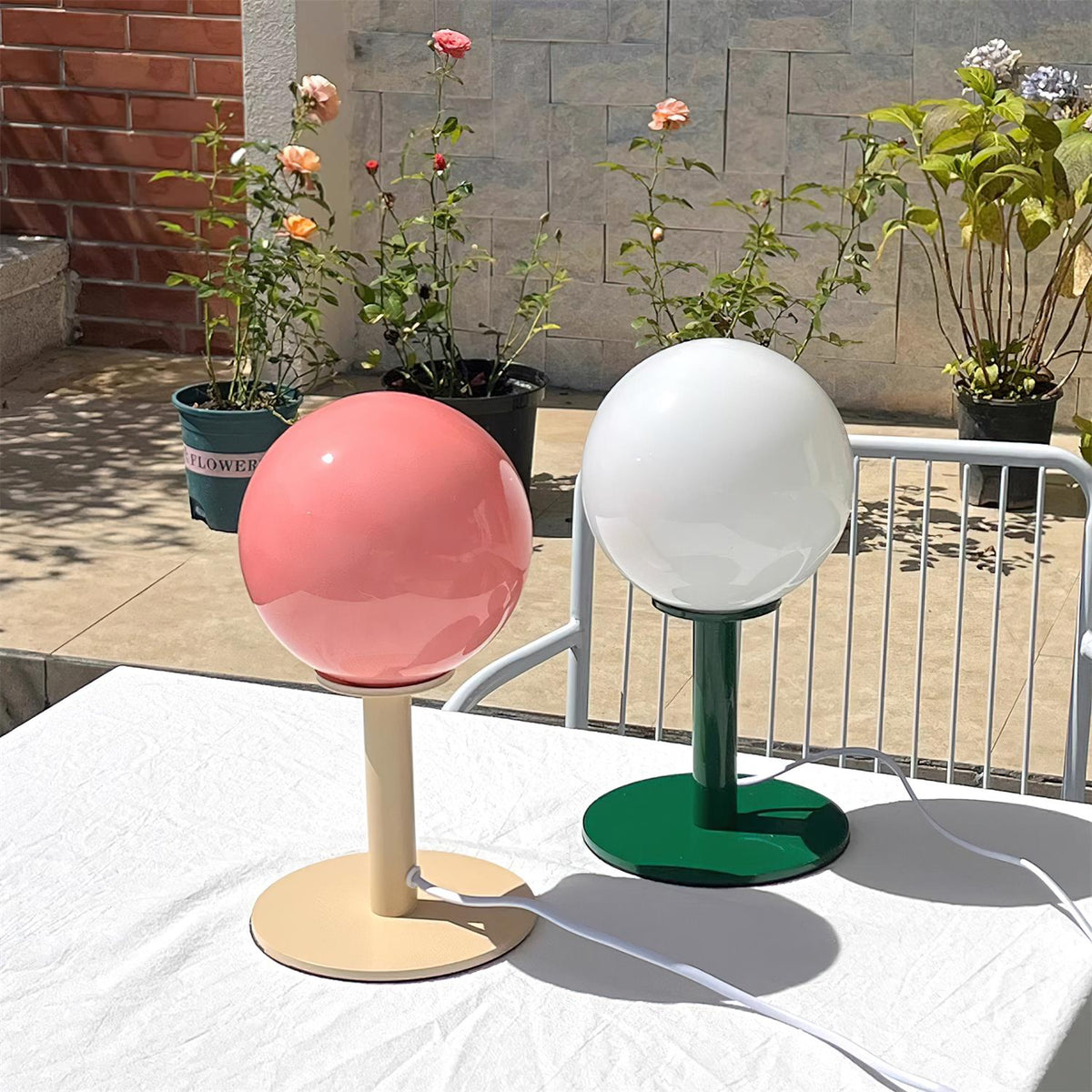 Viraoiella Table Lamp