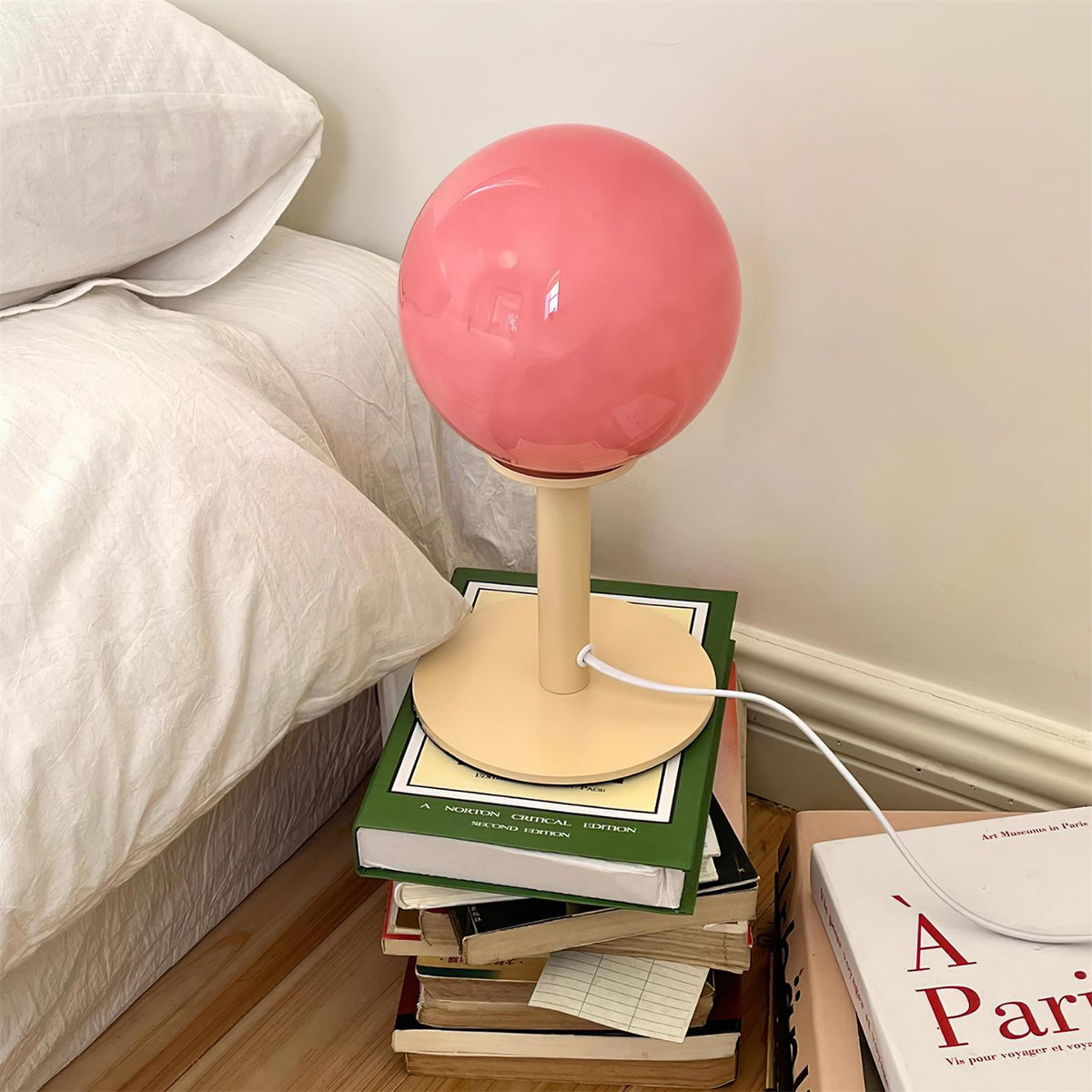 Viraoiella Table Lamp