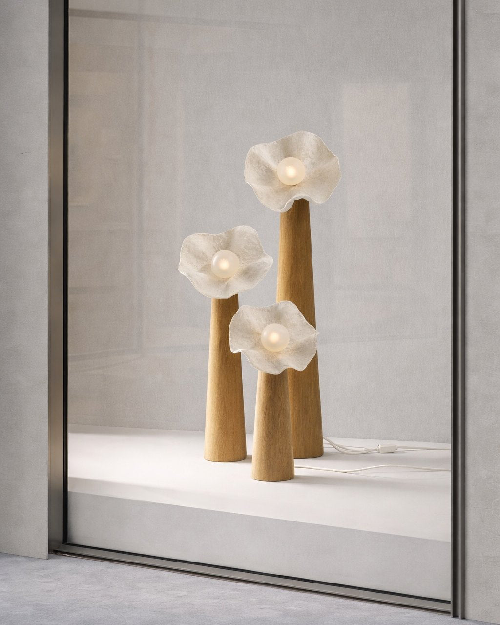 Avenania Floor Light