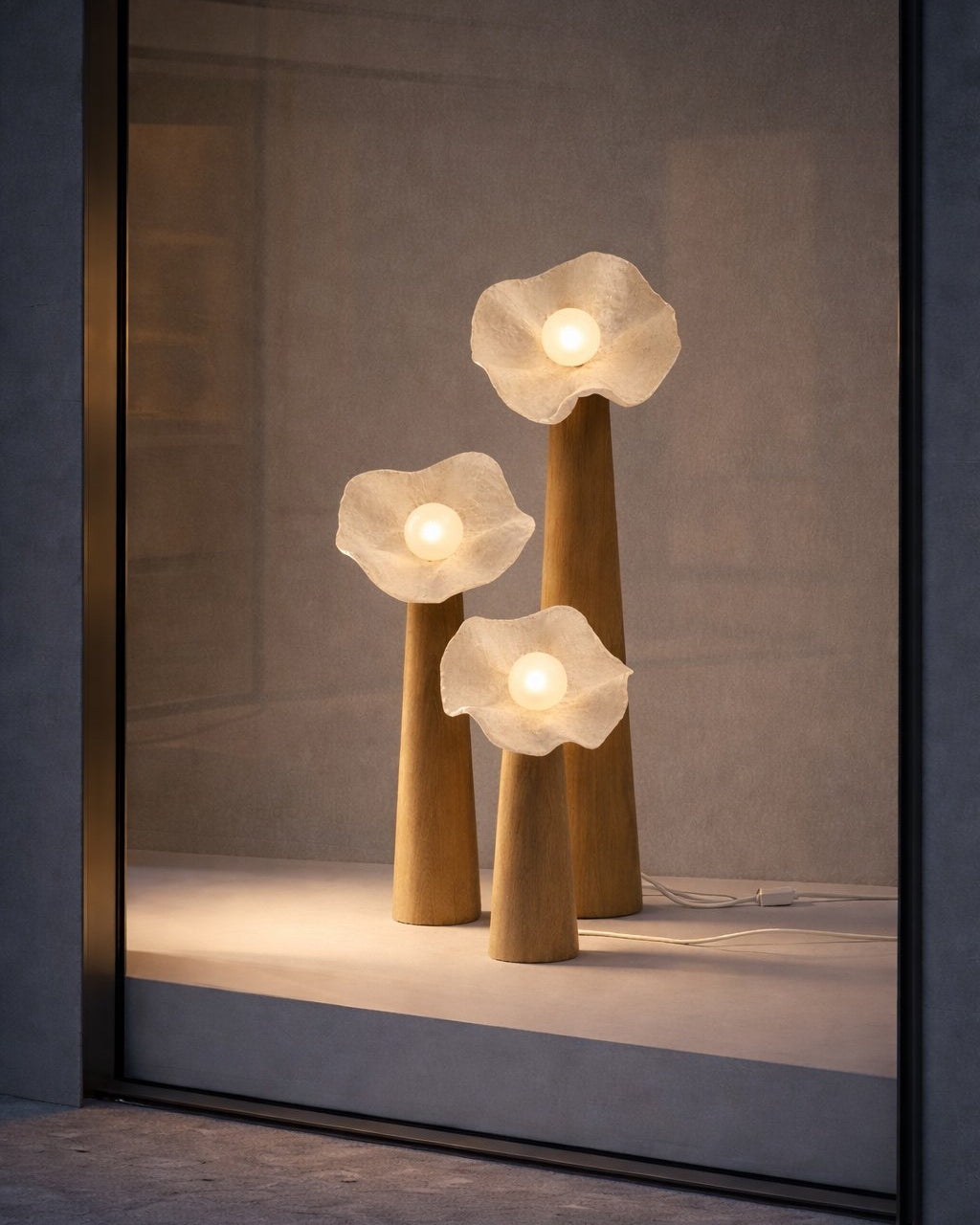Avenania Floor Light