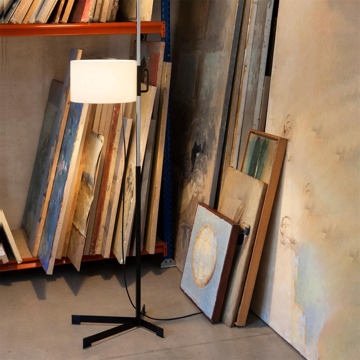 Reniselia Floor Lamp