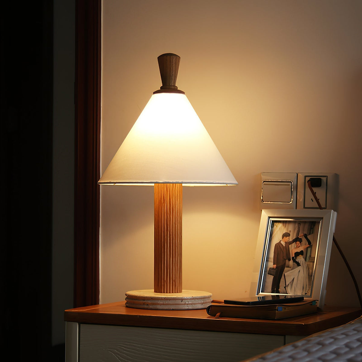 Sorereria Table Lamp