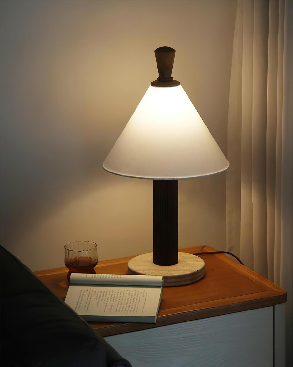 Sorereria Table Lamp