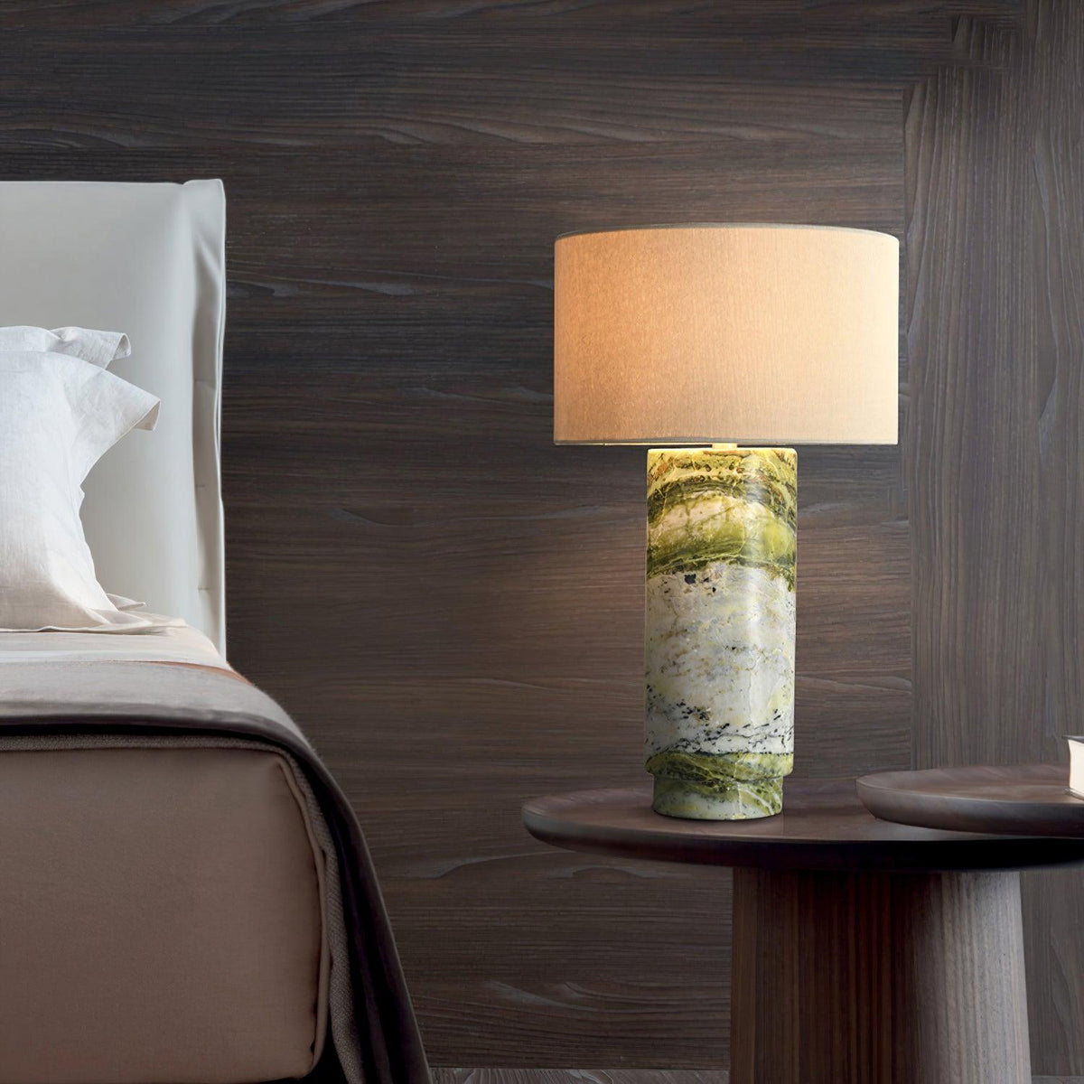 Viraivette Table Lamp