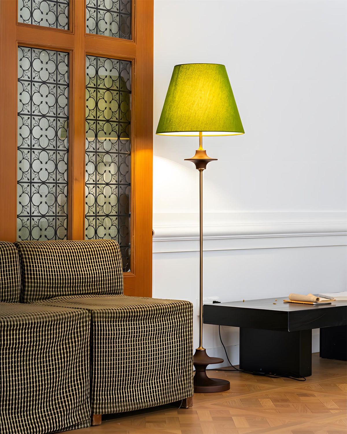 Aveniniella Floor Lamp