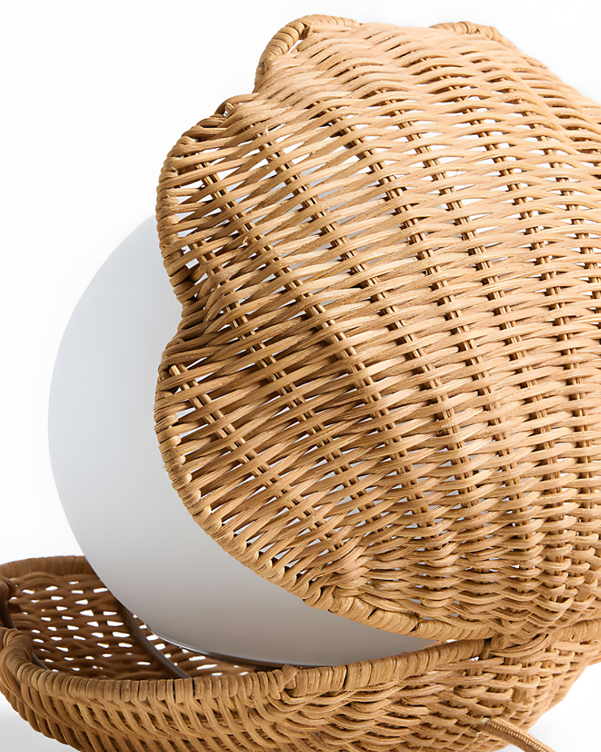 Rivuella Seashell Table Lamp