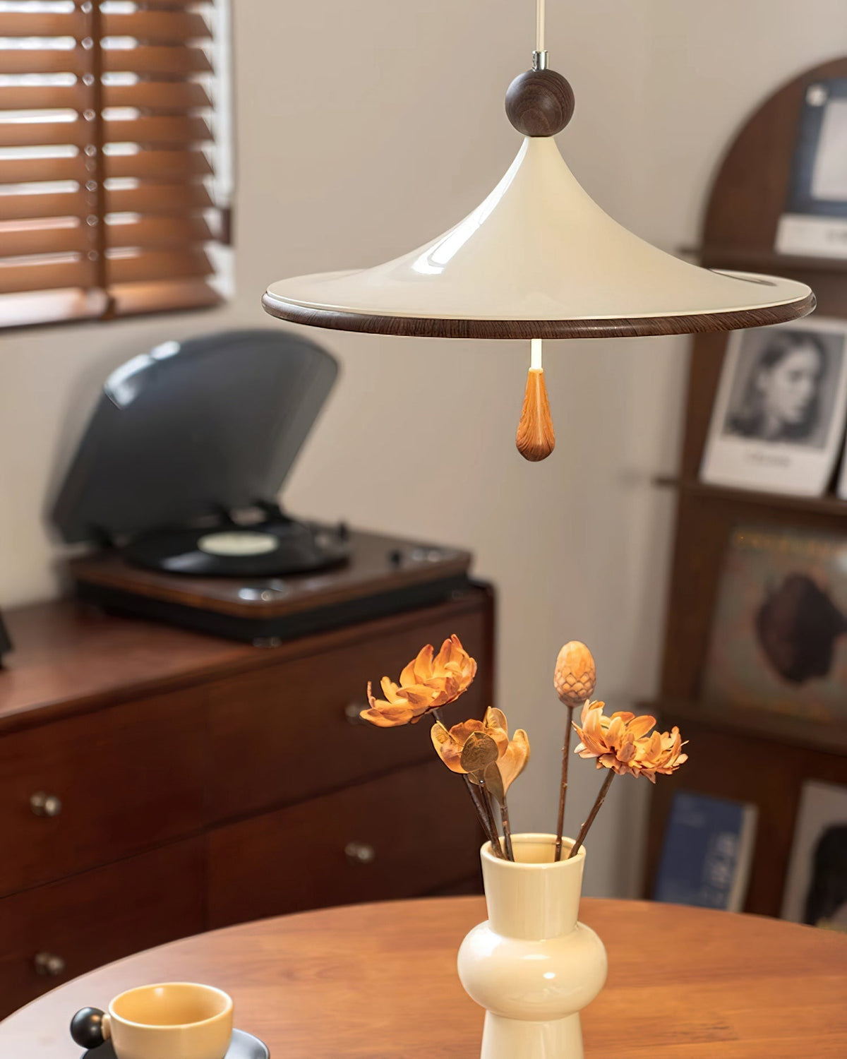 Elaisiella Pendant Light