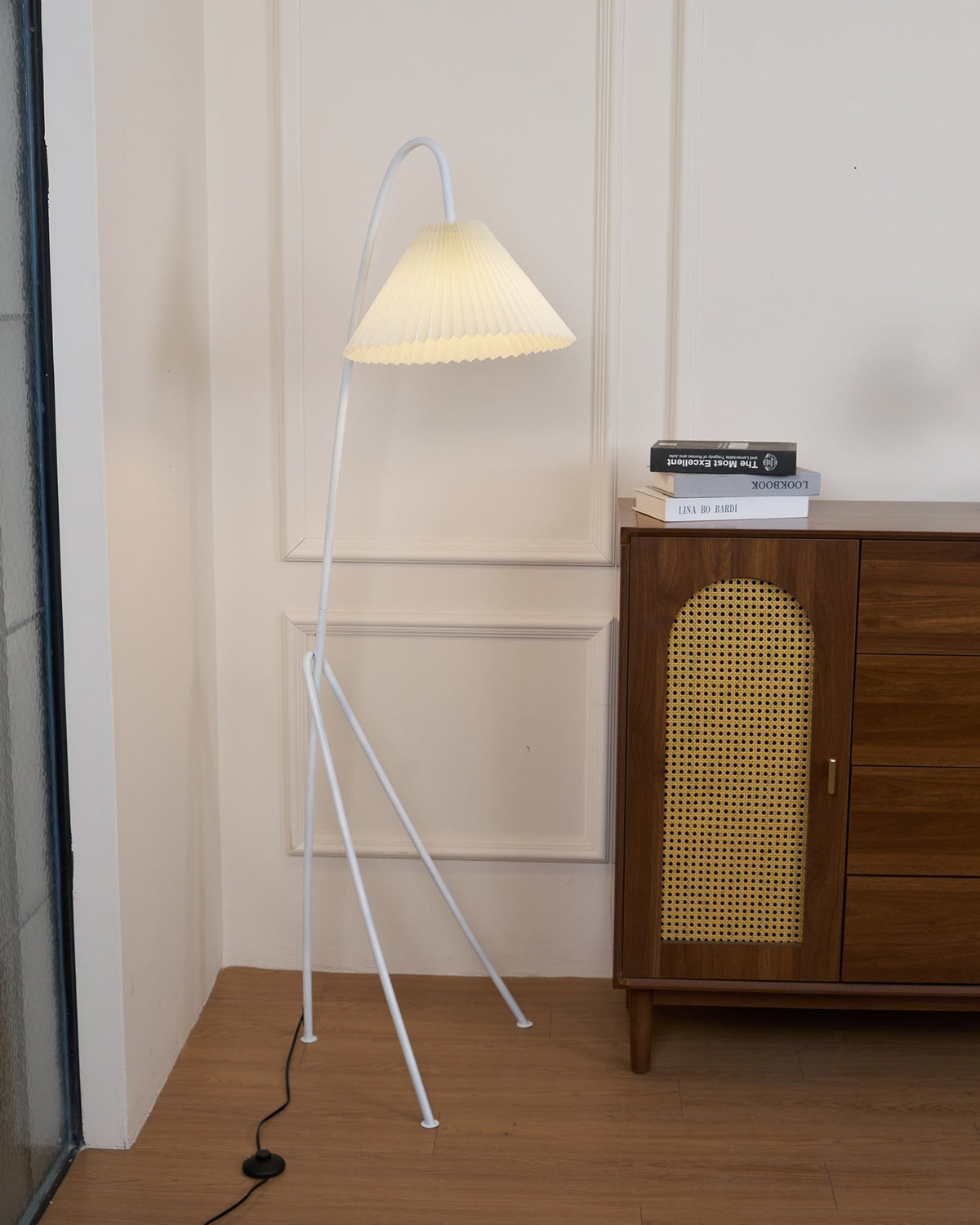 Norarette Floor Lamp