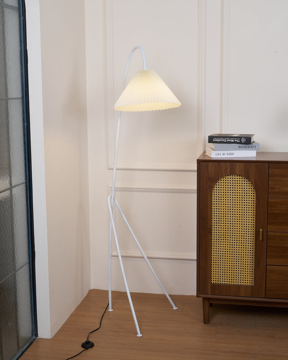 Norarette Floor Lamp