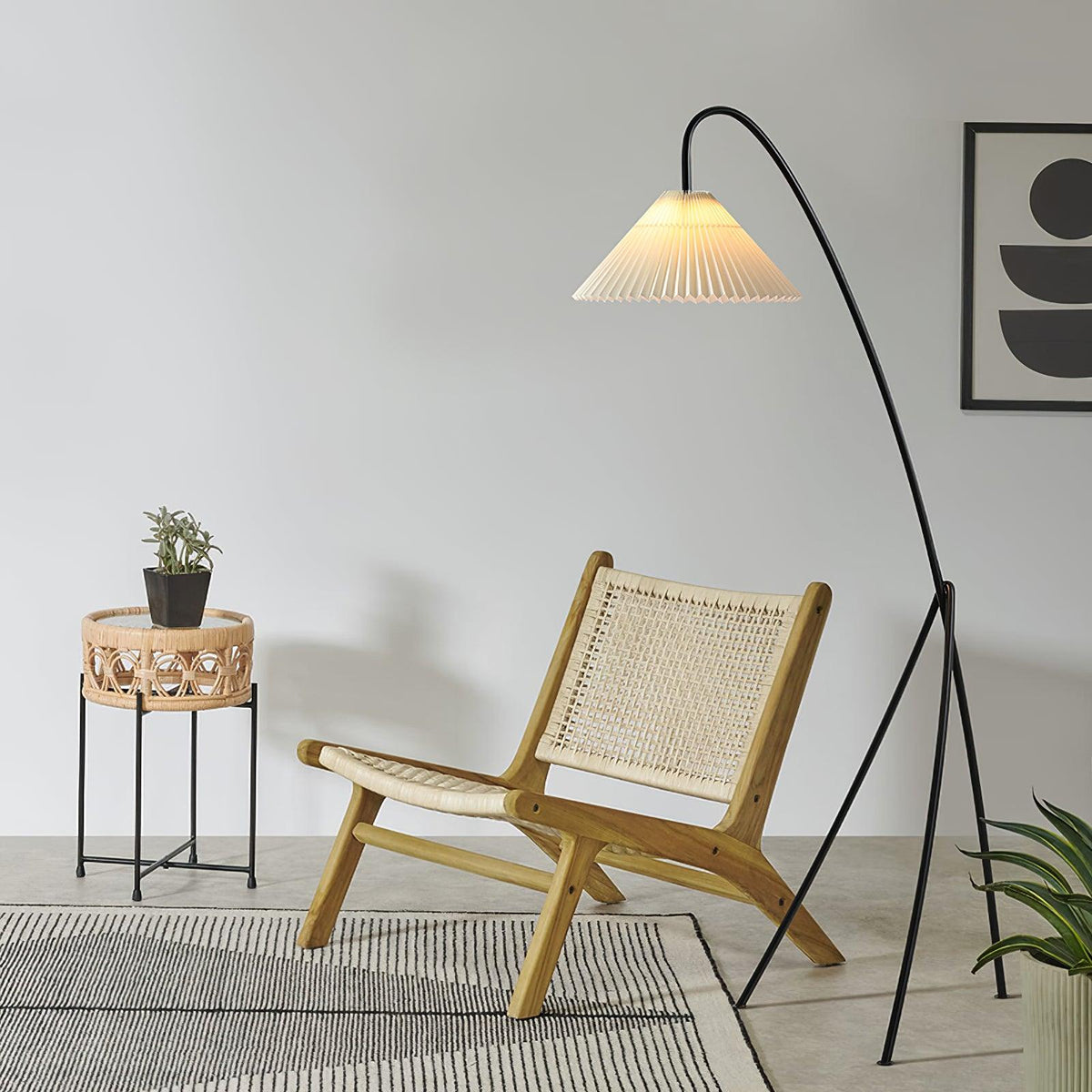 Norarette Floor Lamp