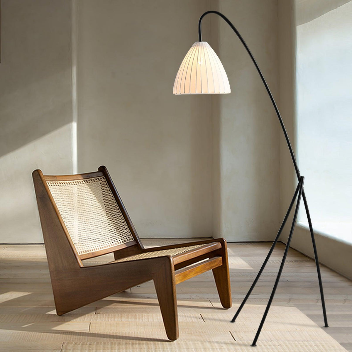 Norarette Floor Lamp