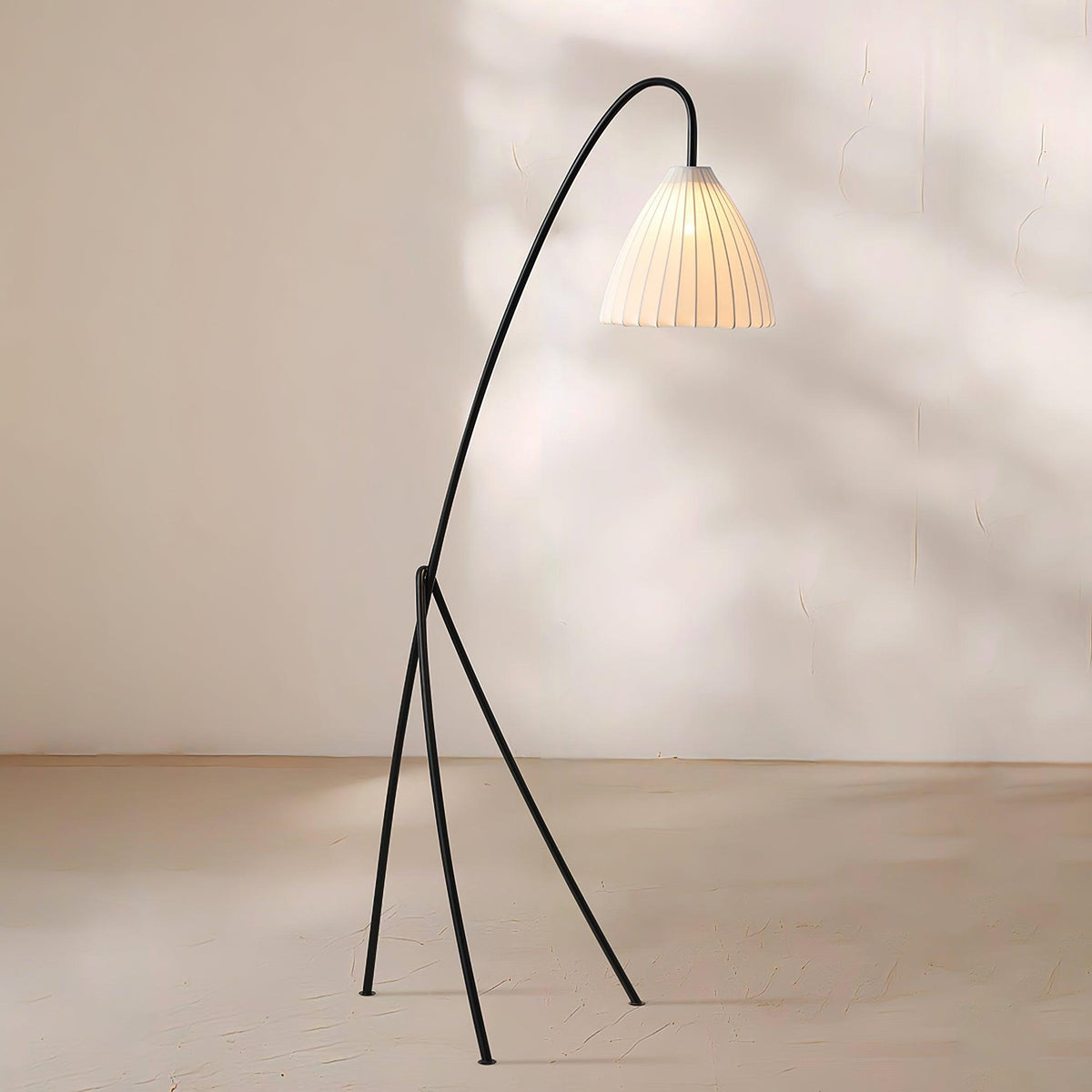 Norarette Floor Lamp