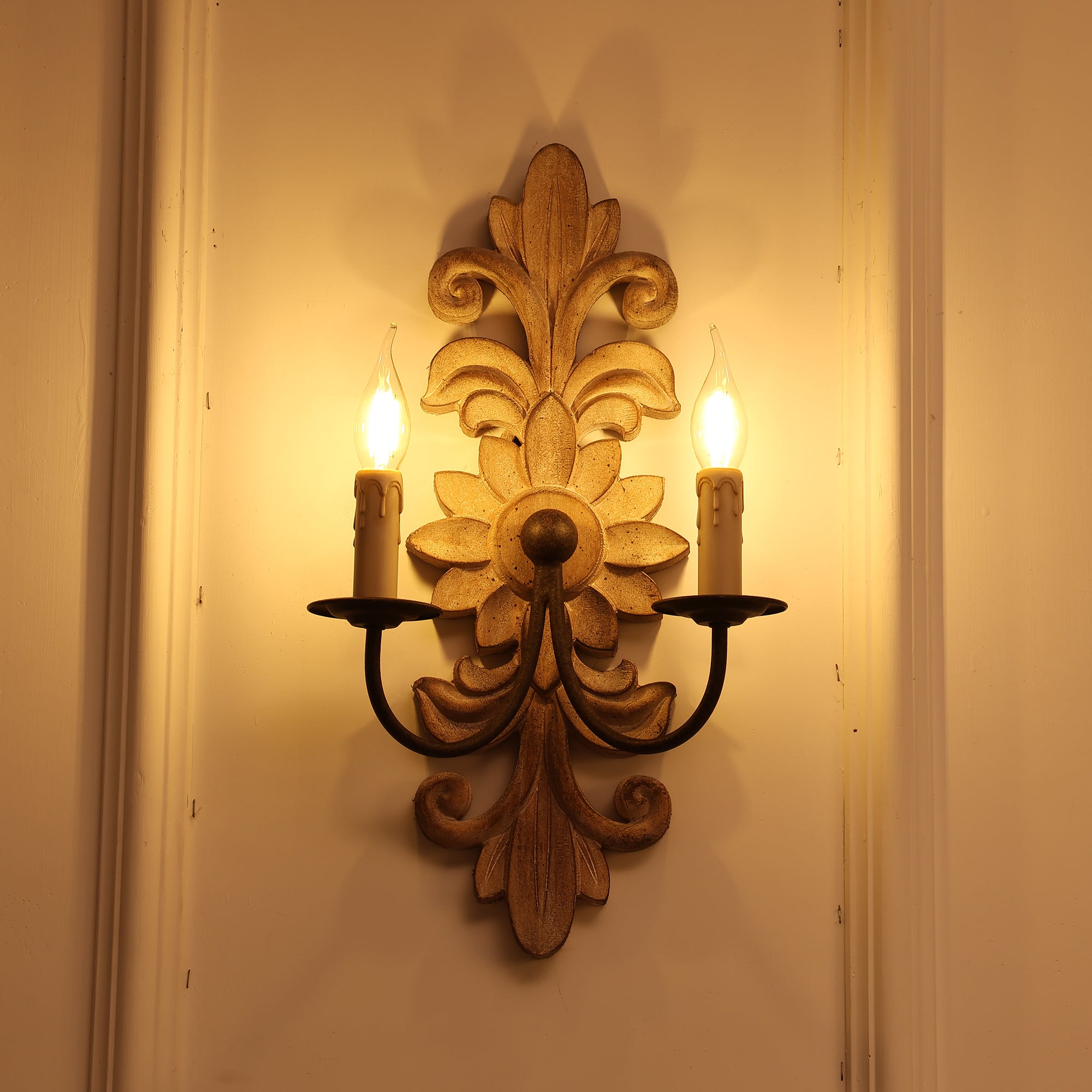 Vadora Postmodern Luxury Sconce Wall Lamp