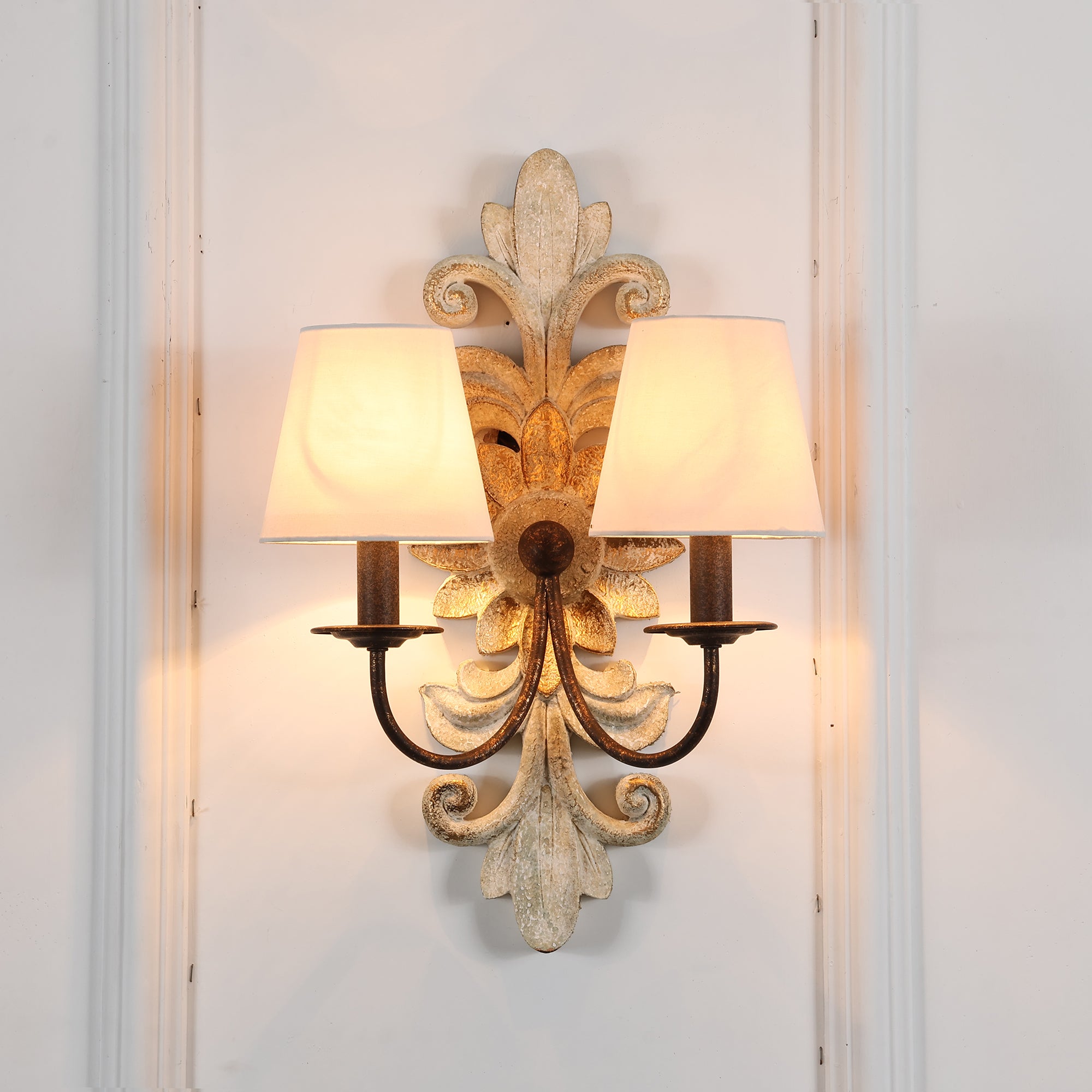 Vadora Postmodern Luxury Sconce Wall Lamp