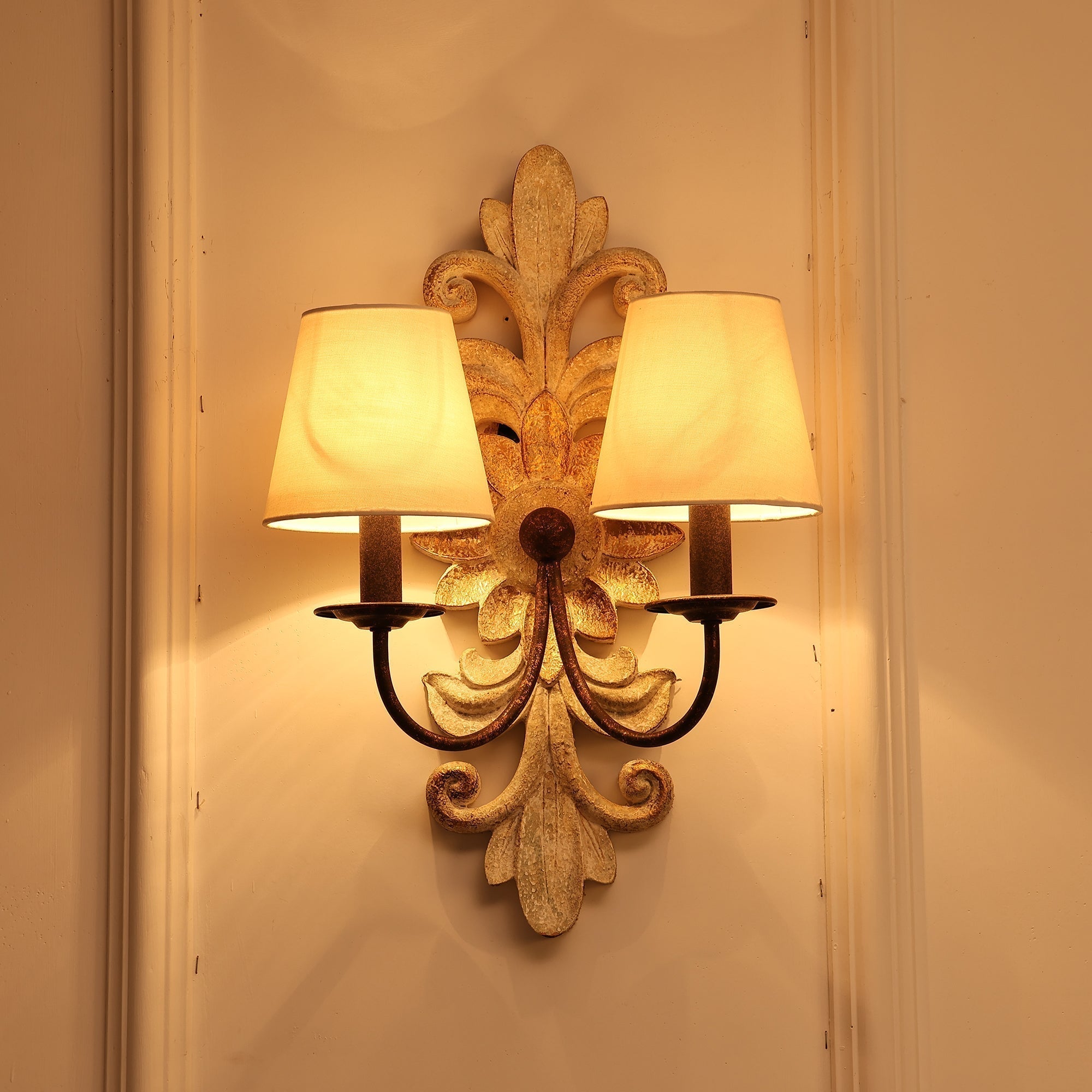 Vadora Postmodern Luxury Sconce Wall Lamp