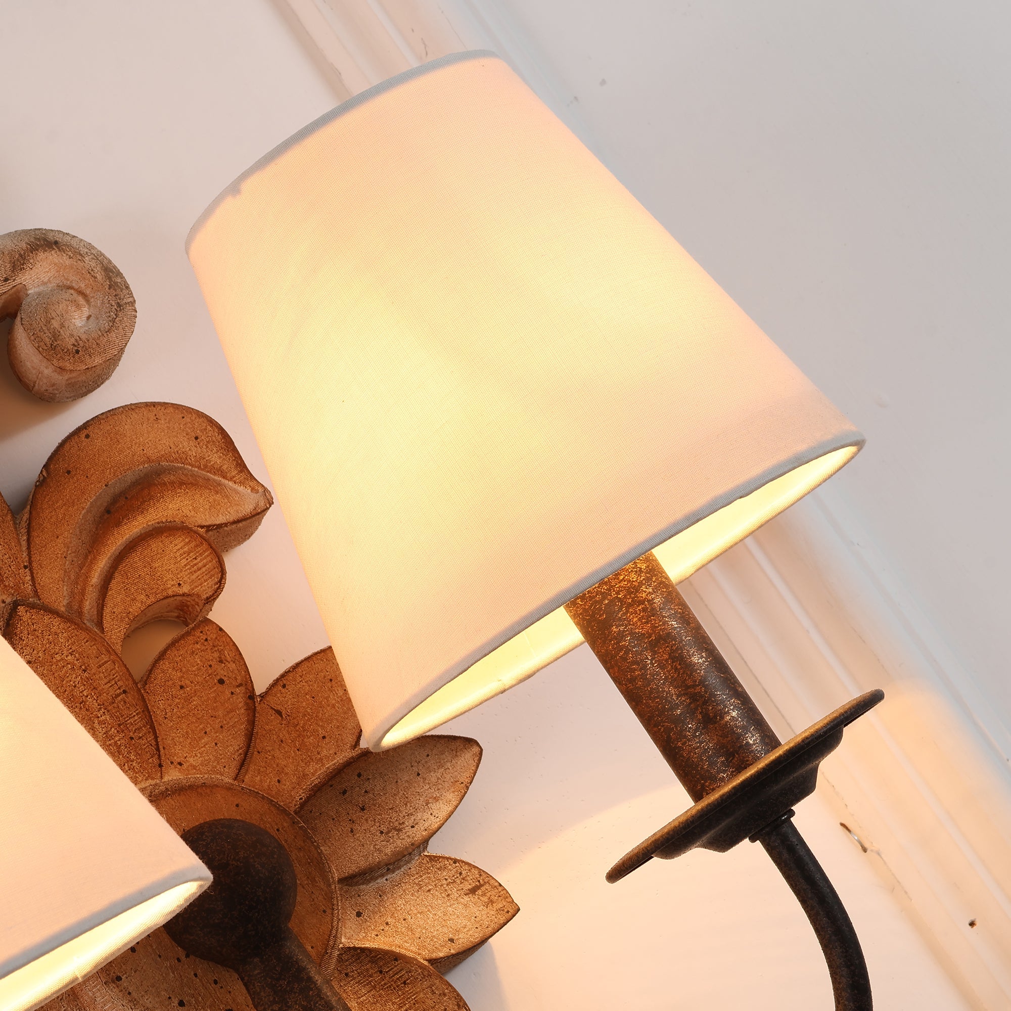 Vadora Postmodern Luxury Sconce Wall Lamp
