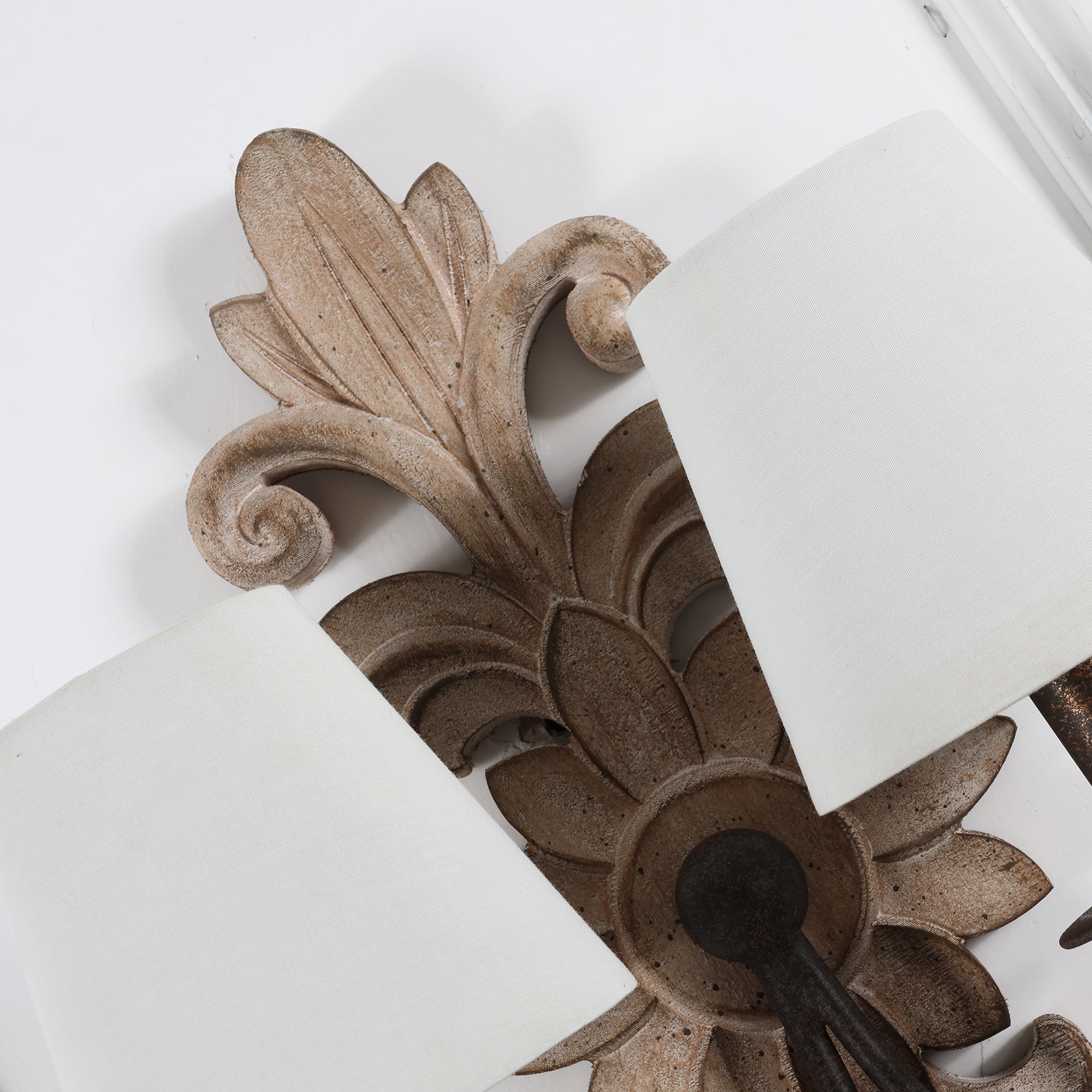 Vadora Postmodern Luxury Sconce Wall Lamp