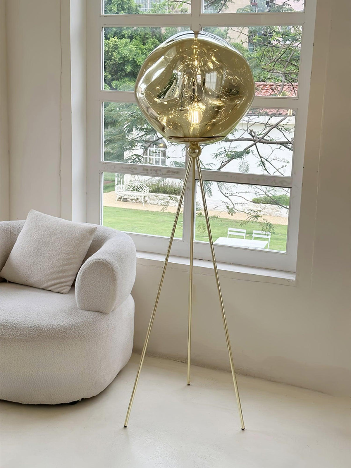Renanira Floor Lamp