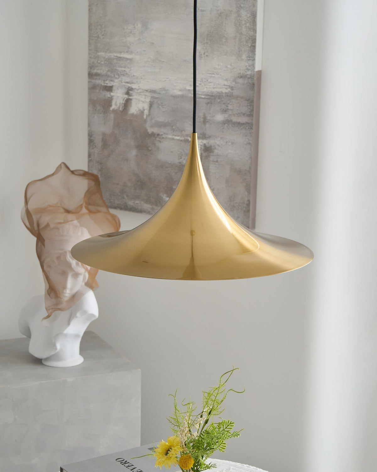 Viro Pendant Lamp Slim Neck and Wide Flare Contemporary Dining