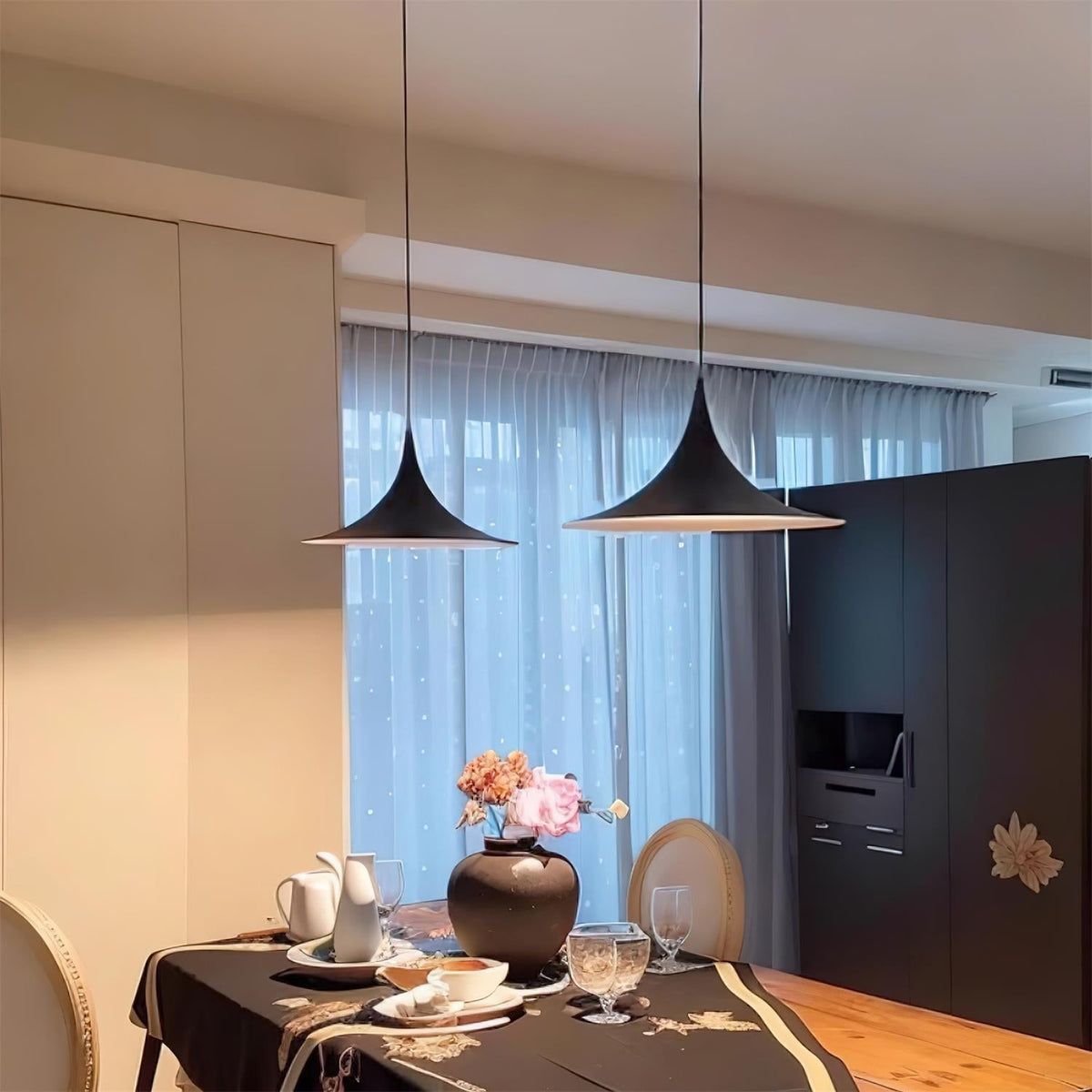 Viro Pendant Lamp Slim Neck and Wide Flare Contemporary Dining