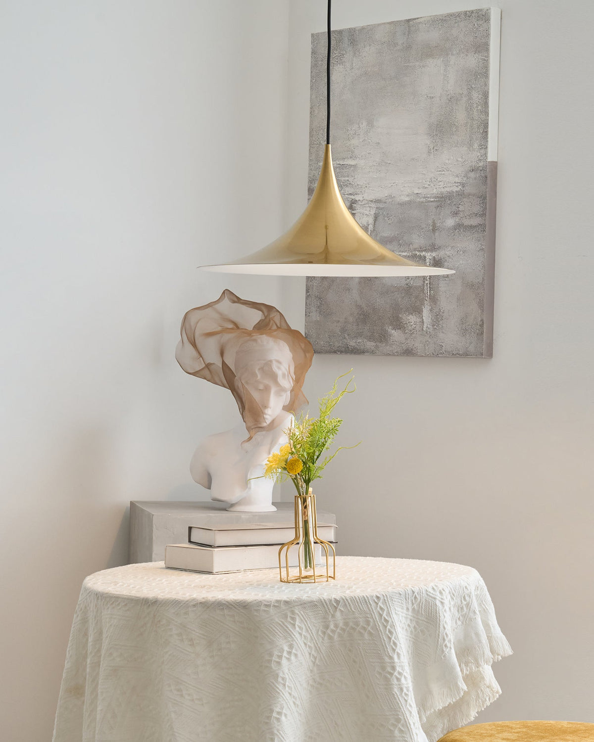 Viro Pendant Lamp Slim Neck and Wide Flare Contemporary Dining