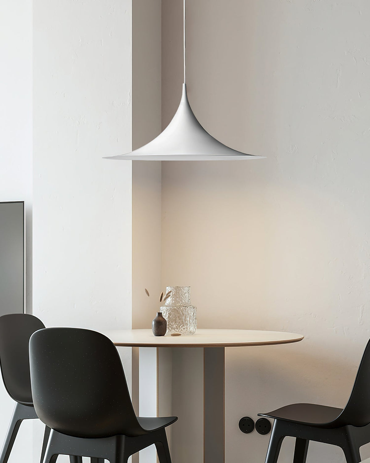 Viro Pendant Lamp Slim Neck and Wide Flare Contemporary Dining