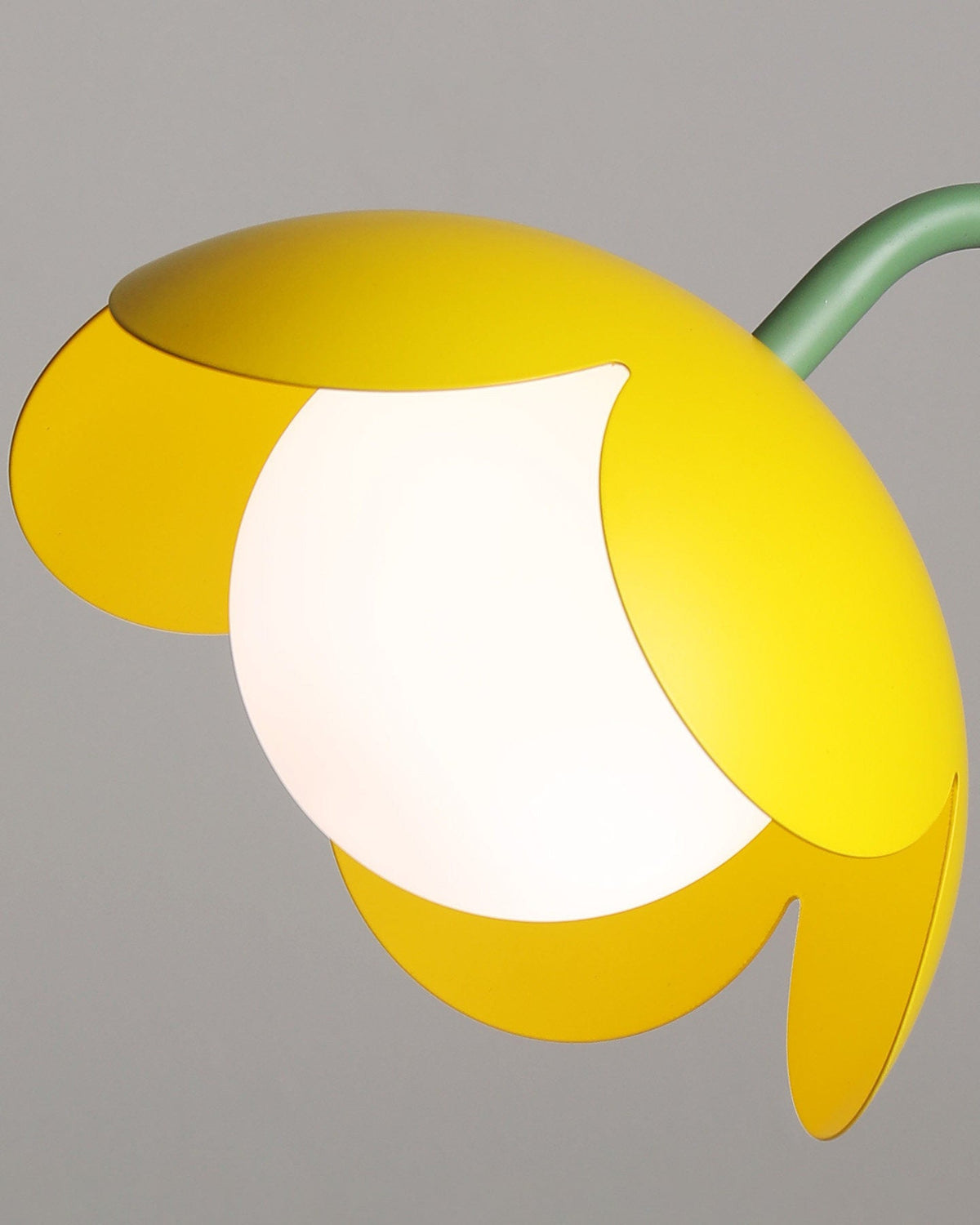 Avenalette Floor Light