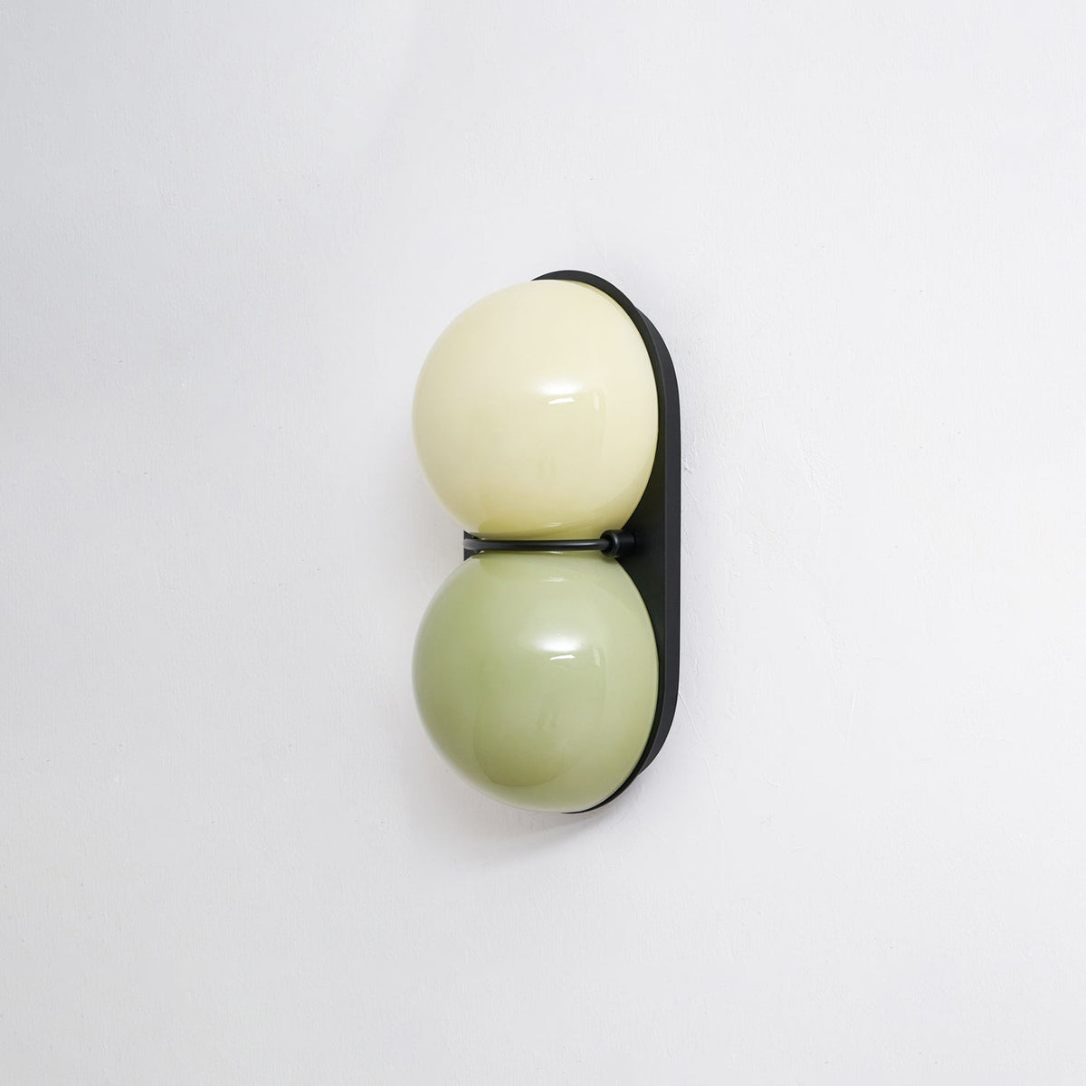 Veloira Wall Lamp