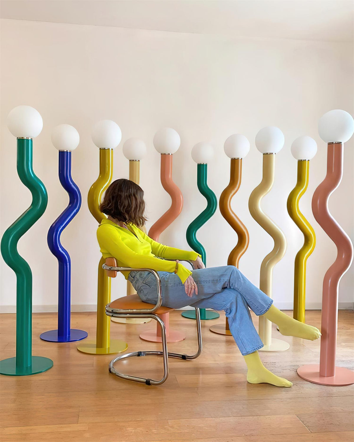 Veleise Twistie Floor Lamp