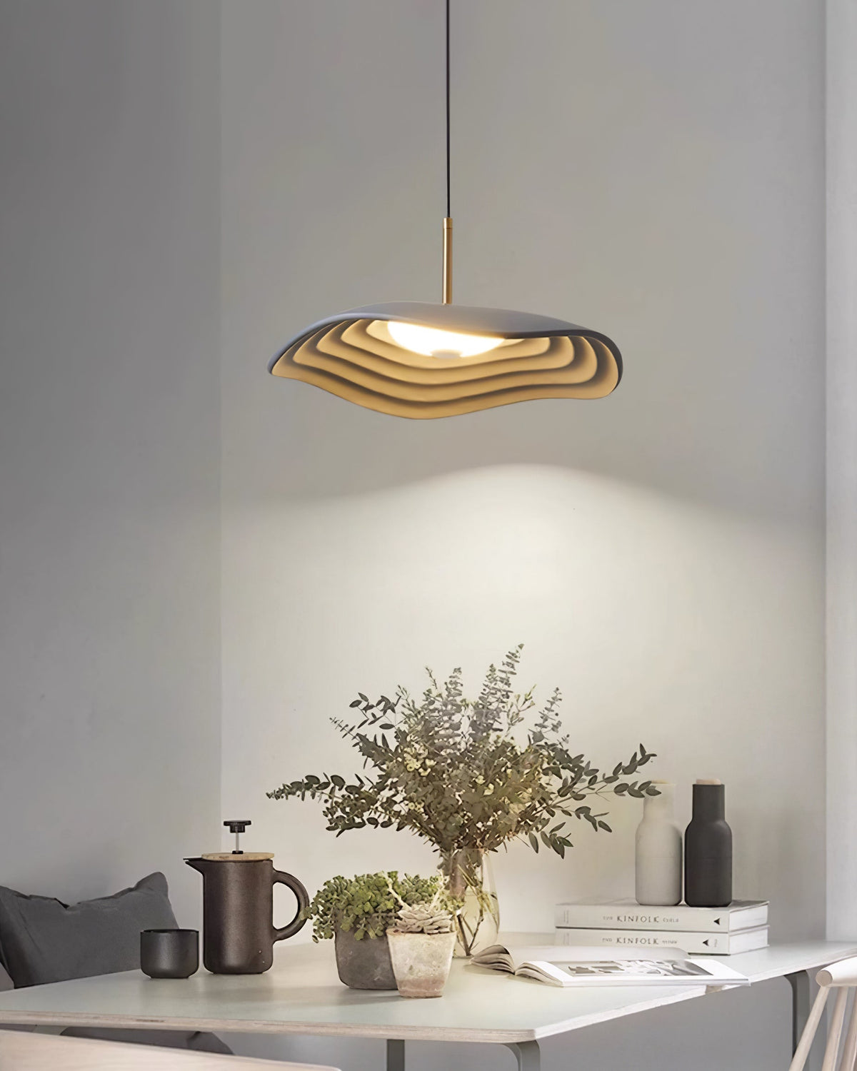 Mariva Pendant Lamp Wave Shape Gold Accent