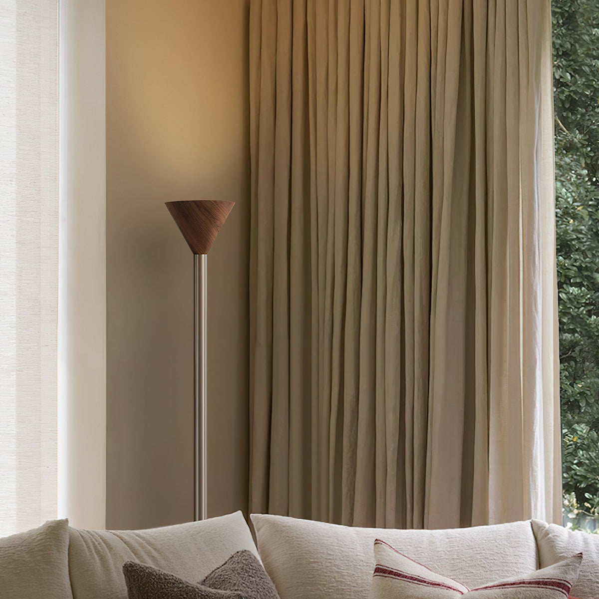 Cirelielle Floor Lamp