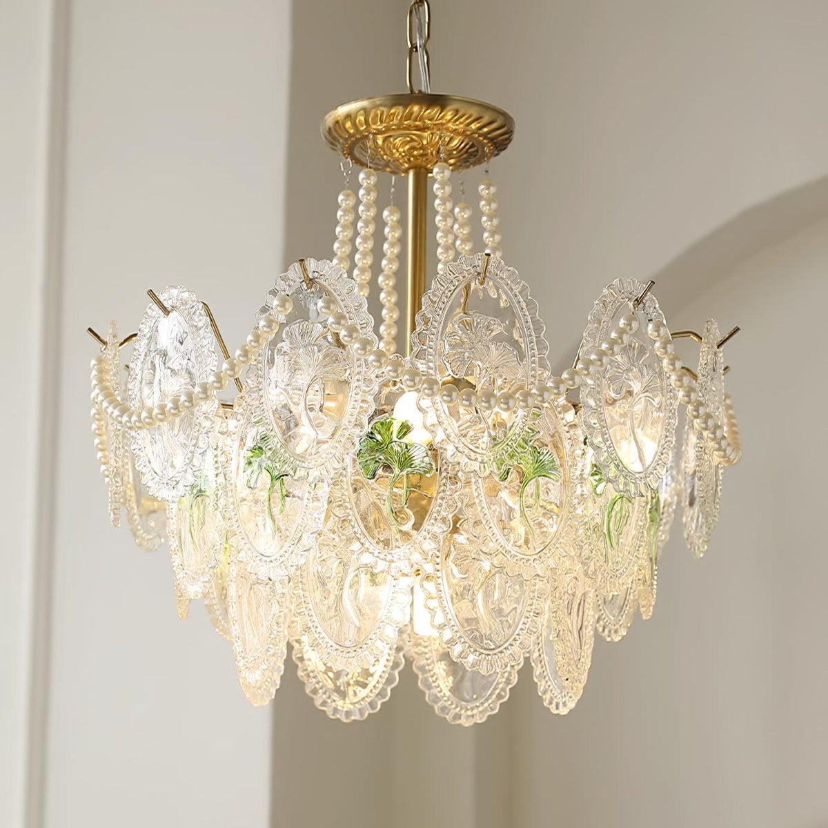 Vamader Chandelier Lustrous pearls
