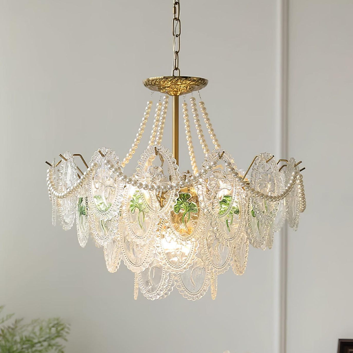 Vamader Chandelier Lustrous pearls