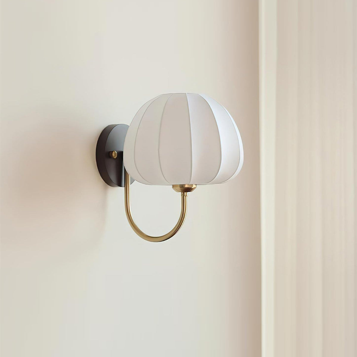 Pearl Wall Lamp