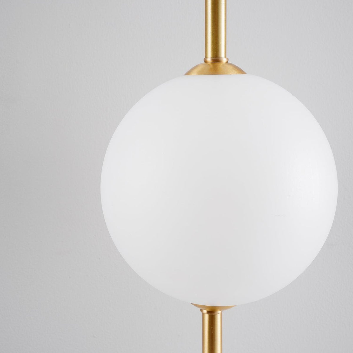Renidol Vertical Globe Wall Lamp
