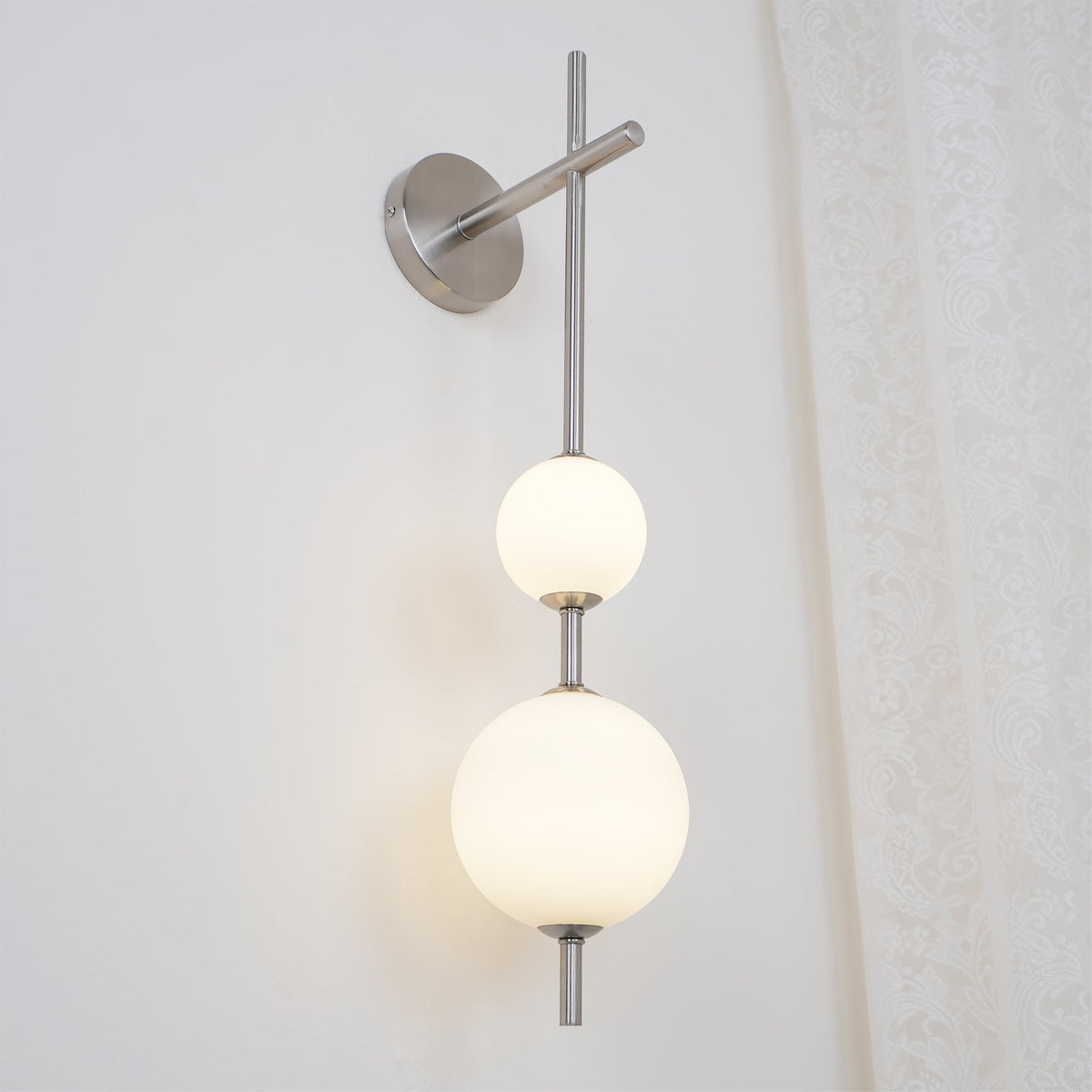 Renidol Vertical Globe Wall Lamp