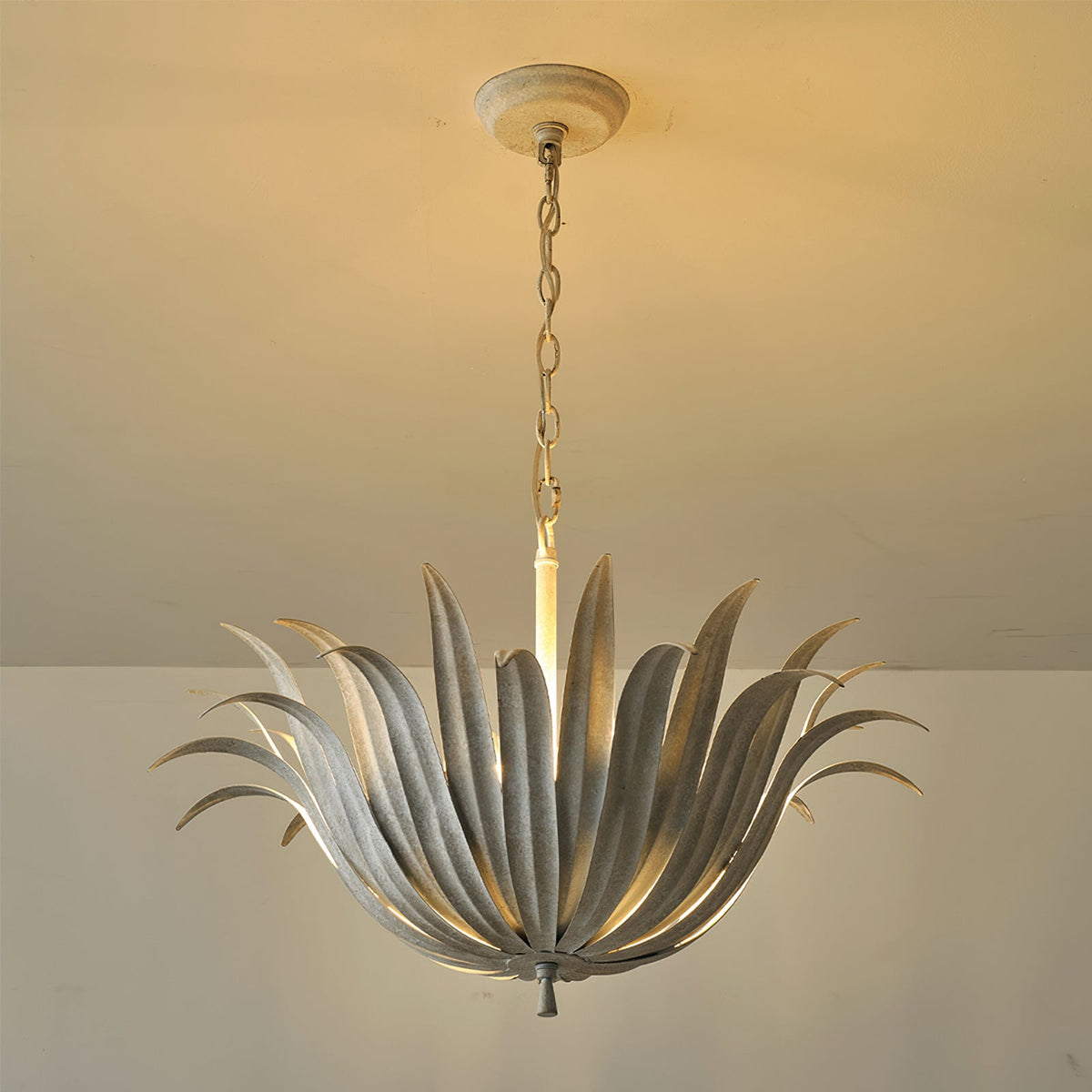 Selivaine Leaf Pendant Light