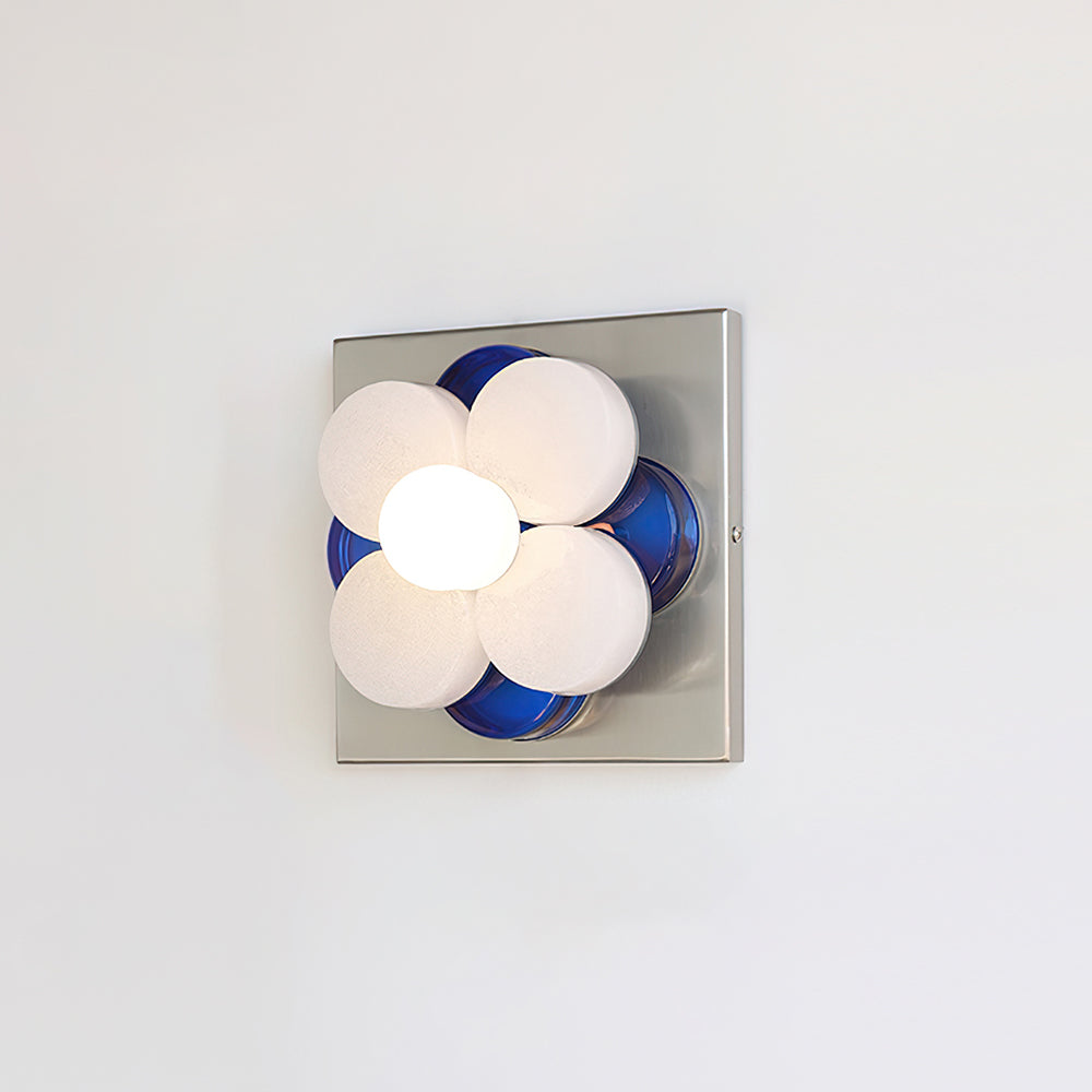 Velenaya Wall Lamp