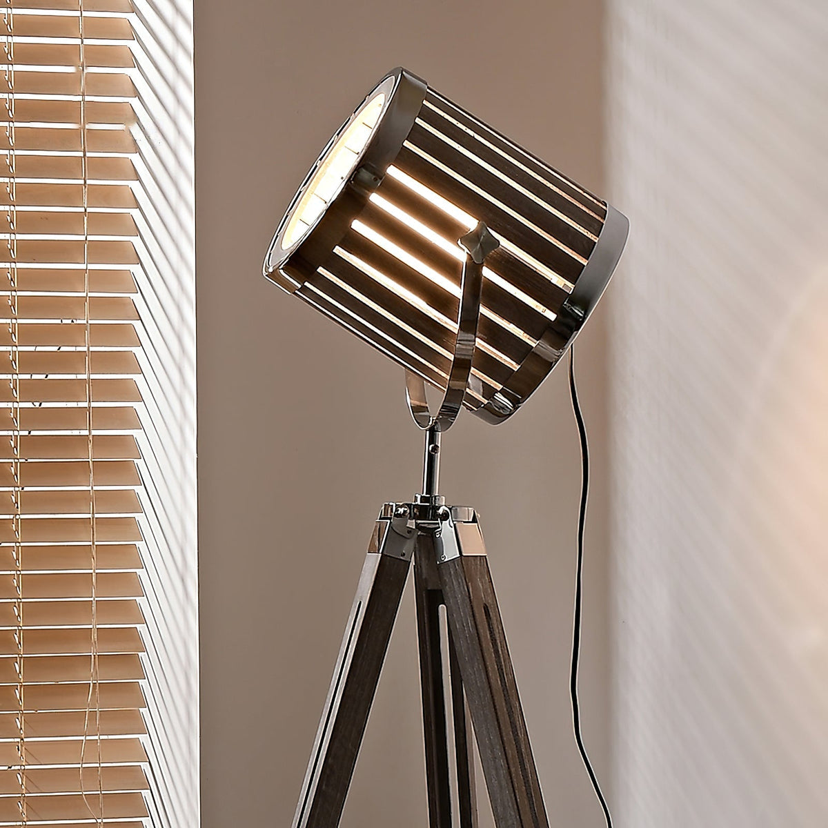 Lioroielle Floor Lamp