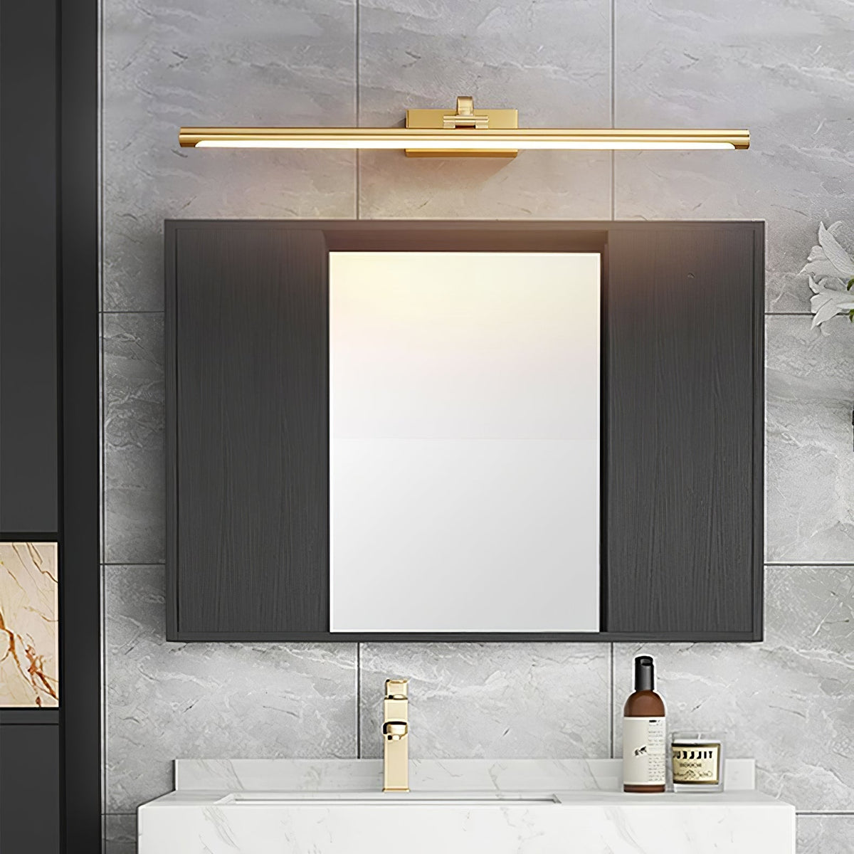 Tevelo Brass Minimalist Wall Lamp