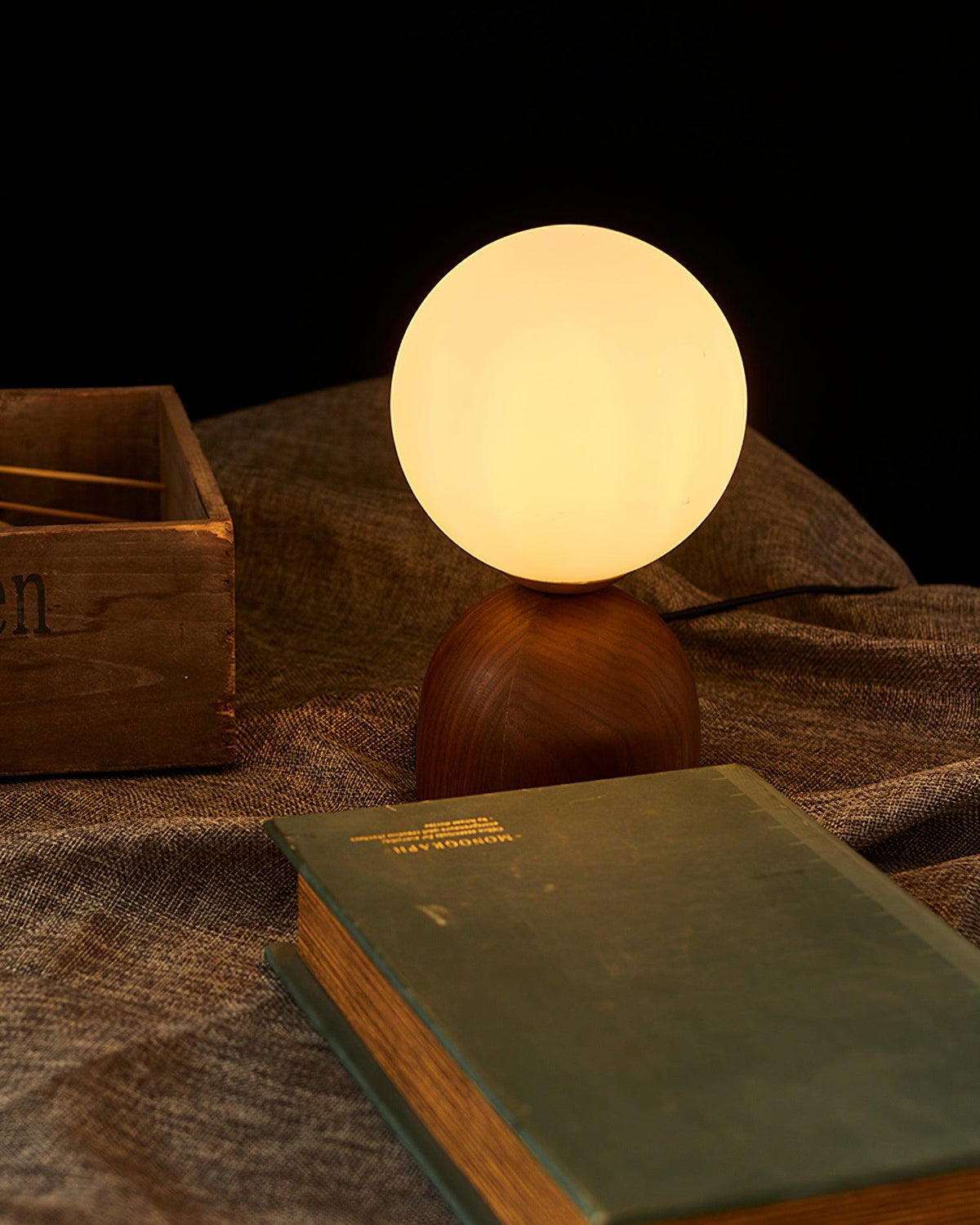 Renaaine Table Lamp