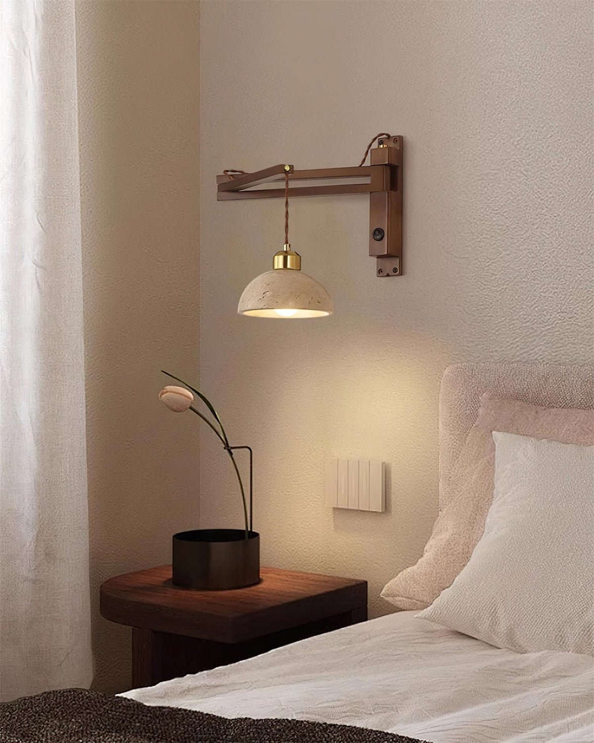 Lavenil Wall Lamp