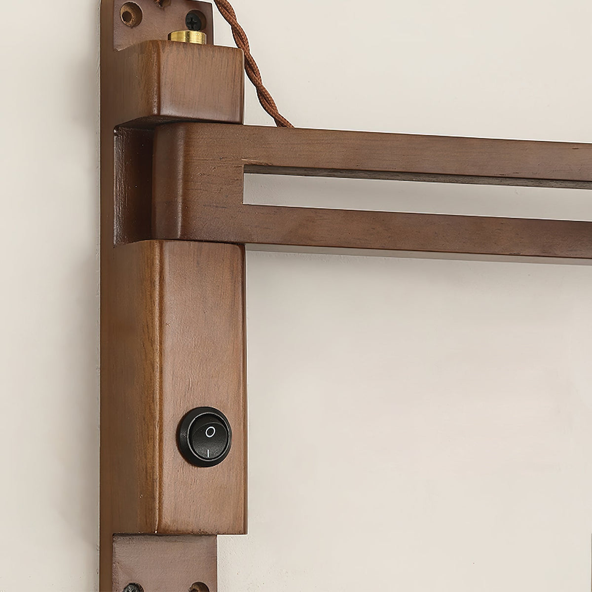 Lavenil Wall Lamp
