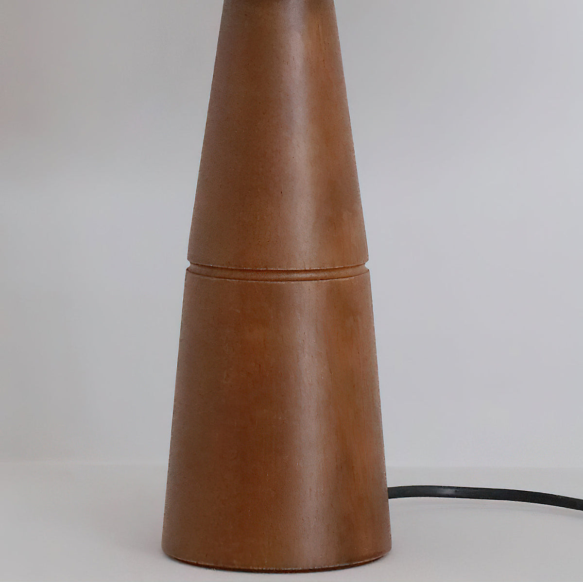 Orelanelle Table Lamp