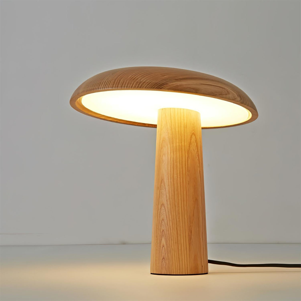 Selelora Table Lamp