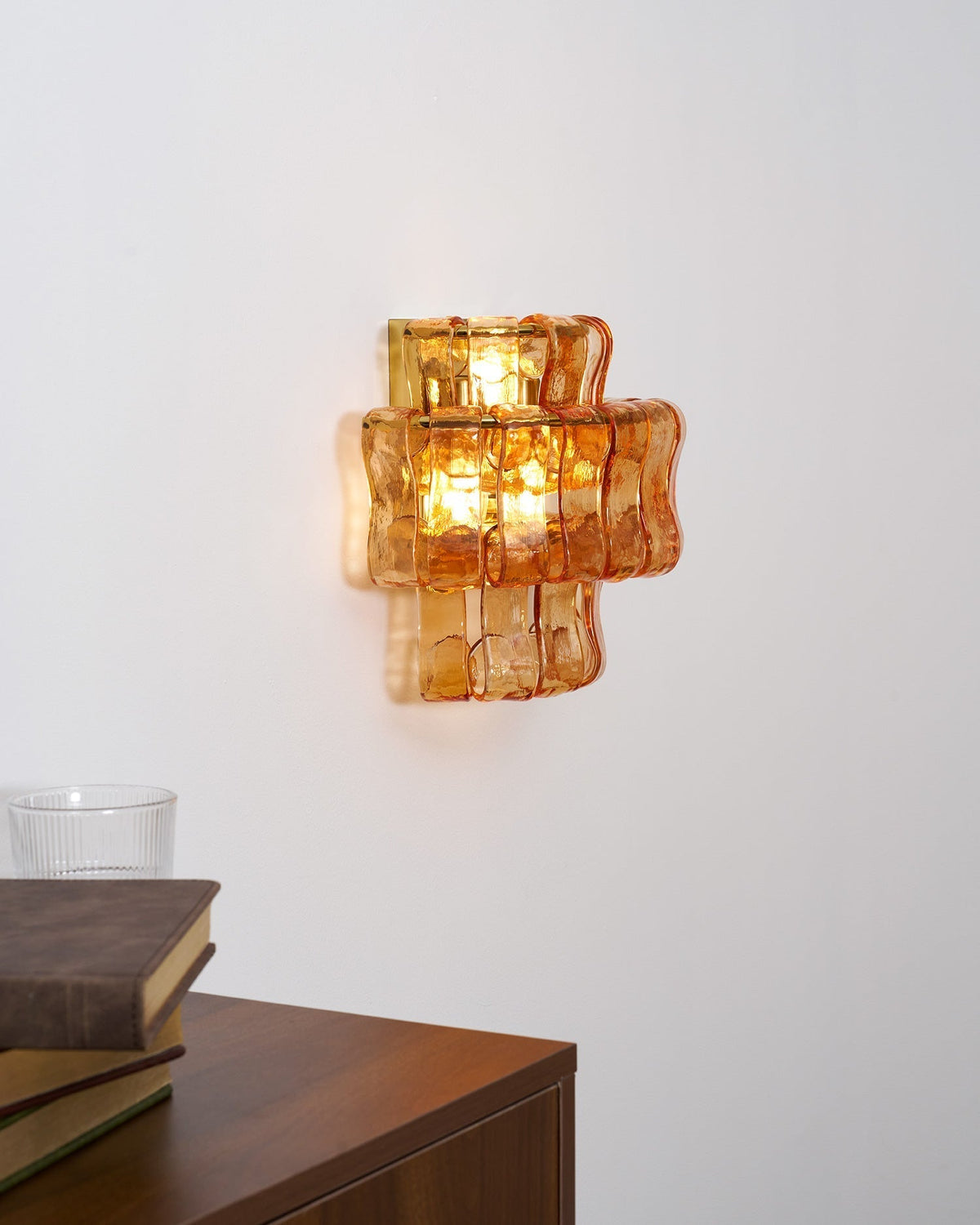Aveniira Wall Lamp