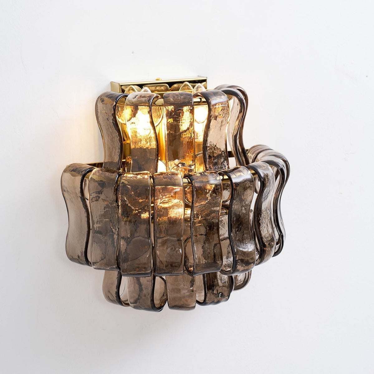Aveniira Wall Lamp